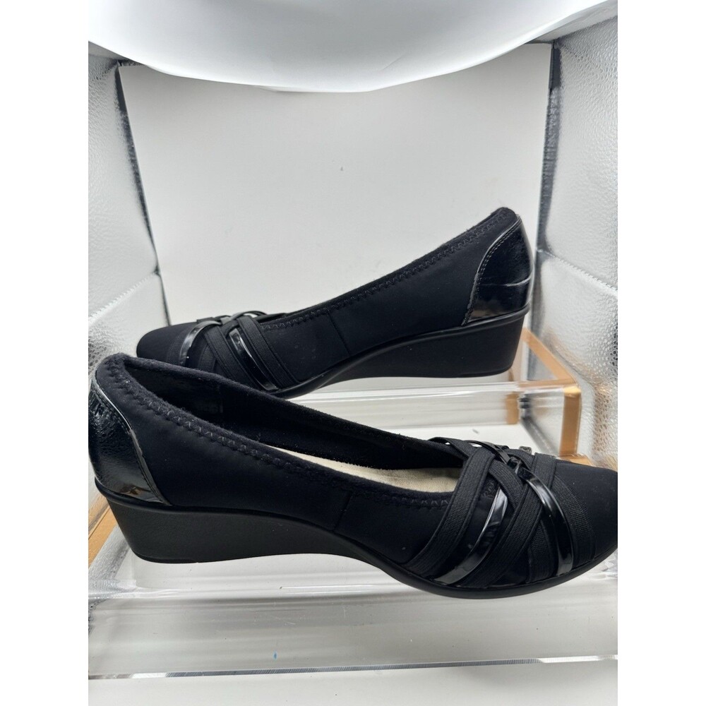 Cliffs by White Mountain Women's Black Comfort Round Toe Slip-On Pumps 8
